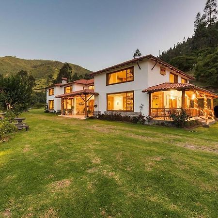 Вилла Casa Ilayaku Кито Экстерьер фото